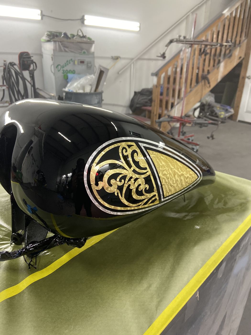 Second gold leaf tank